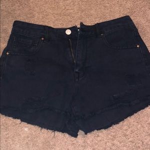 “High Rise Festival Shorts” in Black